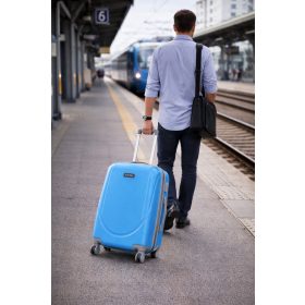Solaris kék bőrönd közepes 62 cm 4 kerekű ABS